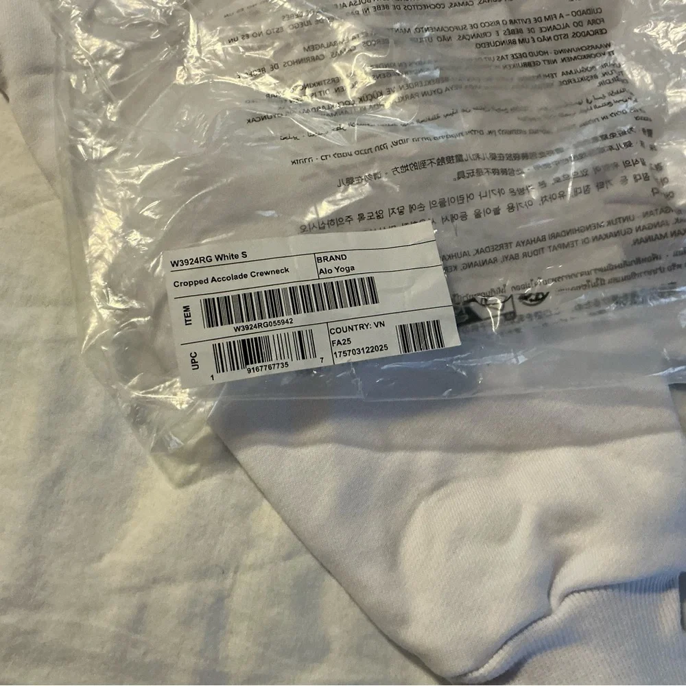 ALO Yoga White Cropped Crewneck - Picture 2 of 3